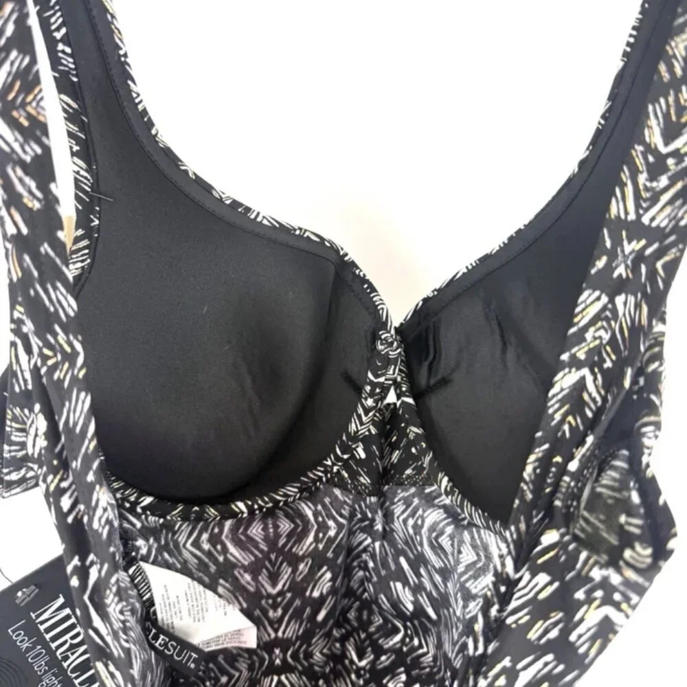 Magicsuit Women’s Criss Cross Black/White Slimming One Piece Swimsuit Size 10